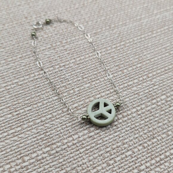 7.5 Inch Sterling Silver Jade Stone Peace Symbol Bracelet A6472 - Picture 2 of 5